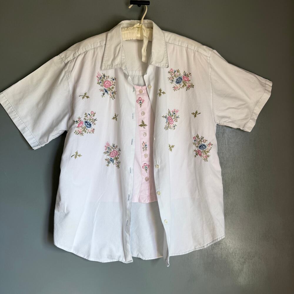 Vintage TANTRUMS Women's Medium Floral Embroidered Button Up Blouse Retro Cute